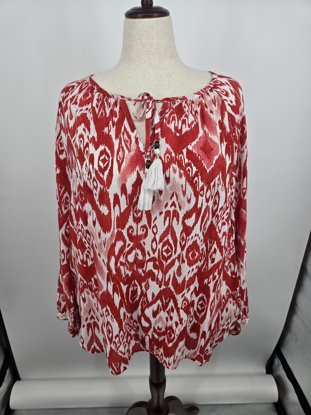 Chico's Red and White Printed Tassel Tie Blouse Size 4 (20) 7283